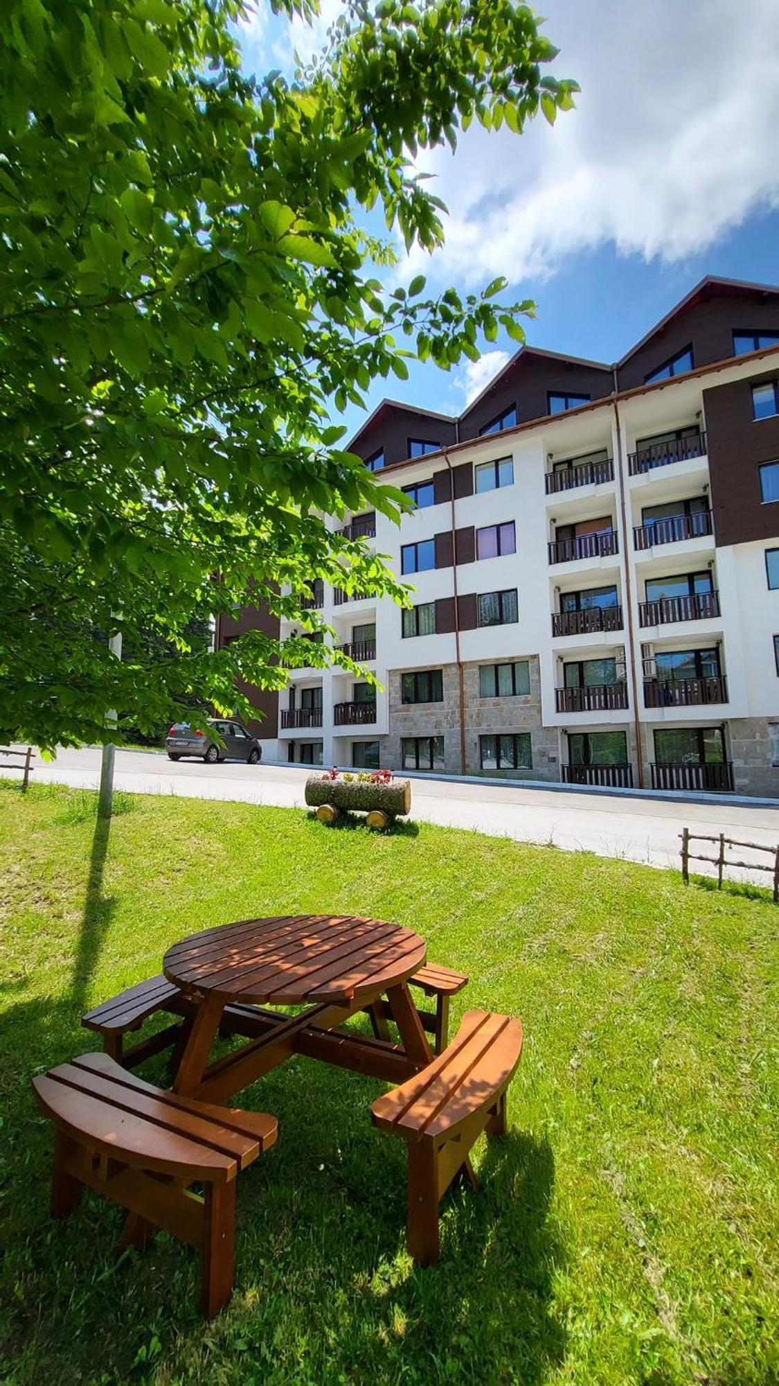 Apartment Premium In Gardens Complex Borowez